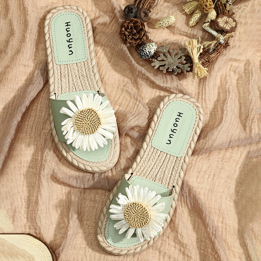 Women Daisy Decor Wearable Comfy Beach Slides Slippers Women Daisy Decor Wearable Comfy Beach Slides Slippers